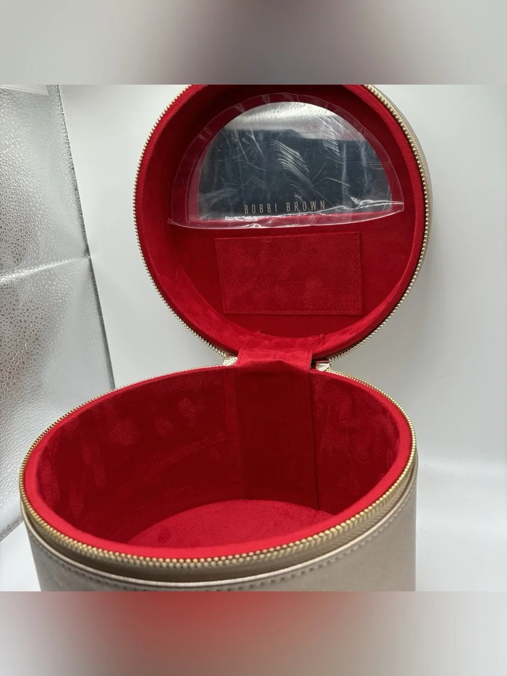 Bobbi Brown, Gold Round Large Cosmetic Makeup Bag + Mirror, 8x8x6.5 NEW!!